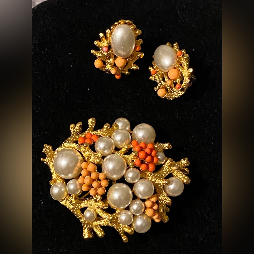 IVANA CORAL DESIGN BROOCH/pendant with clip on earrings
